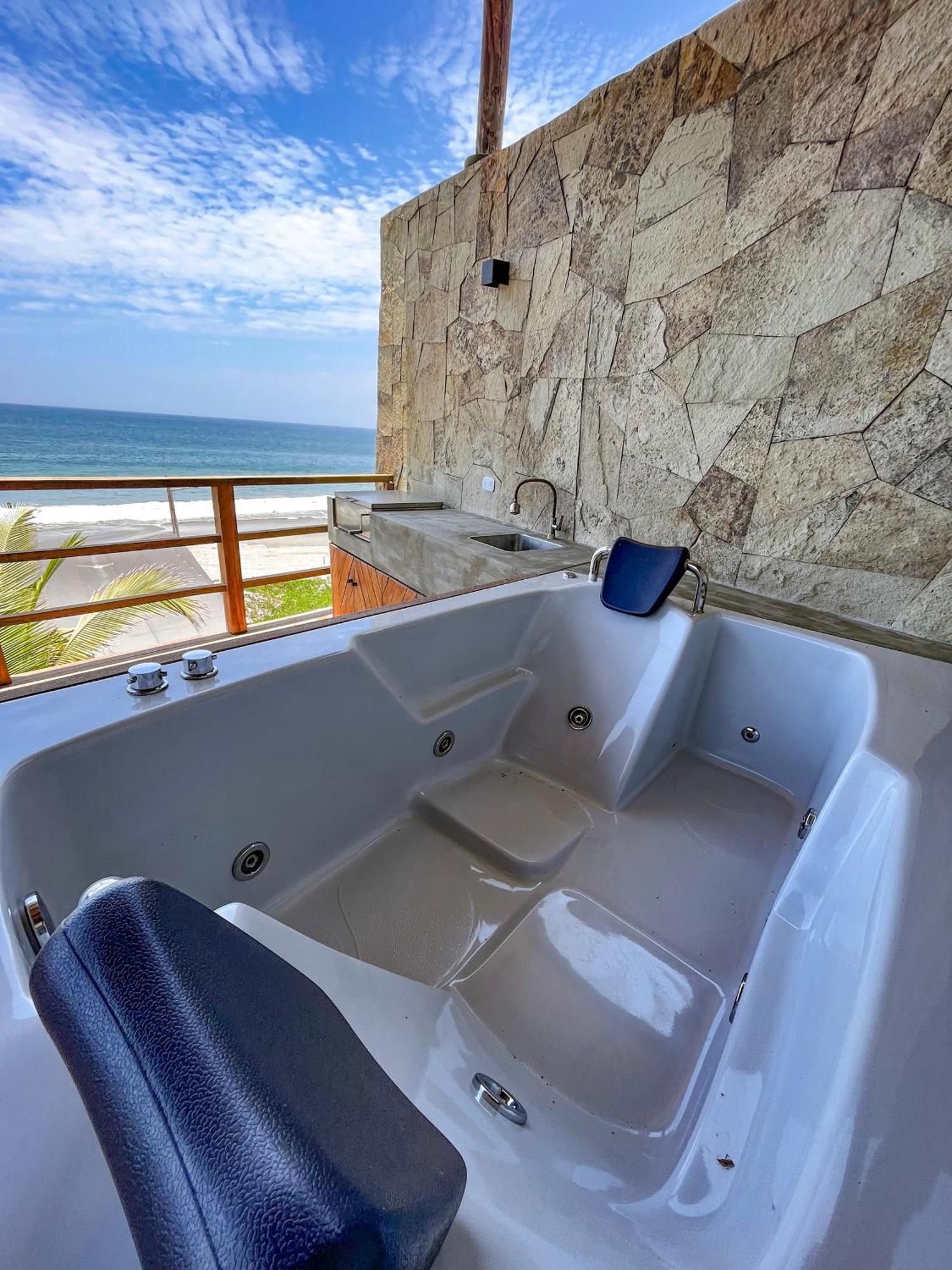 Diem Vichayito Beachfront Eco-Luxury Εξωτερικό φωτογραφία
